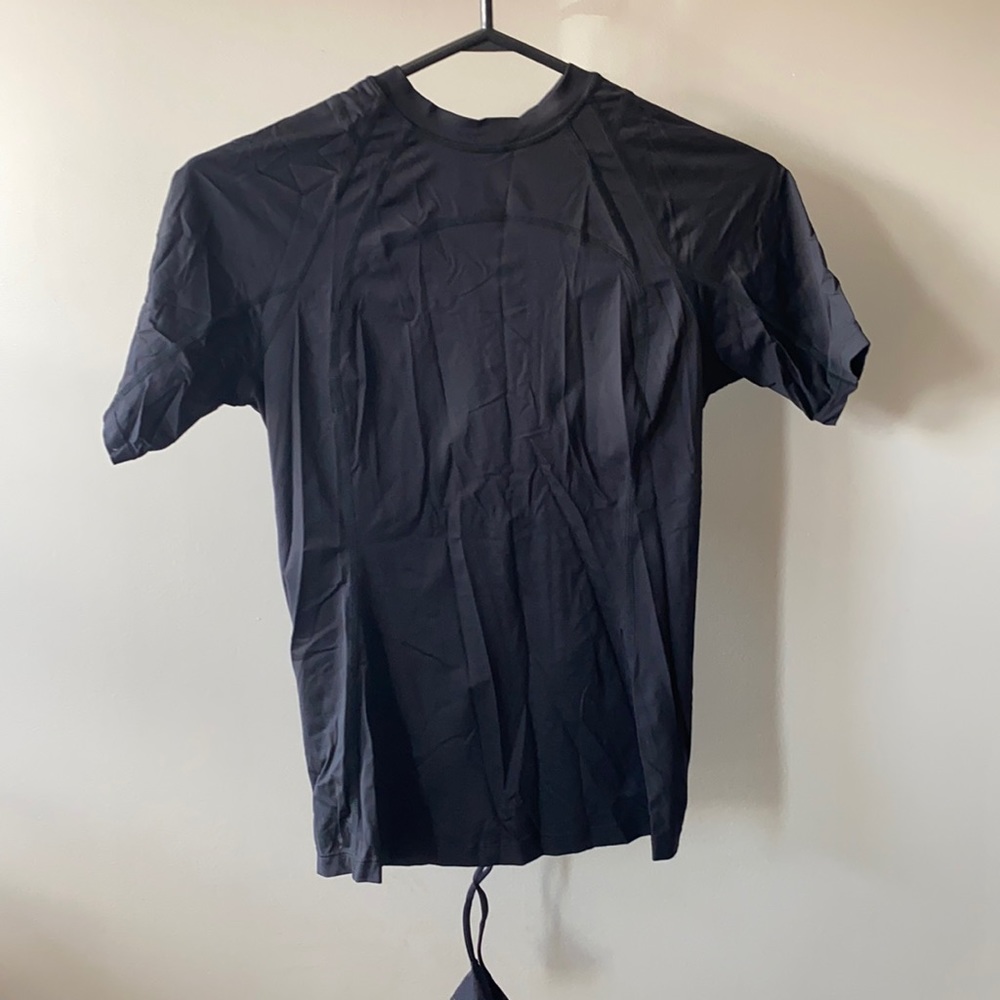 Never worn Lululemon top